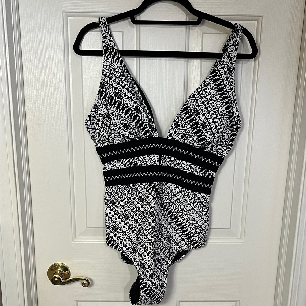 NWT - Swimsuits For All Black & White Patterned One-Piece Swimsuit